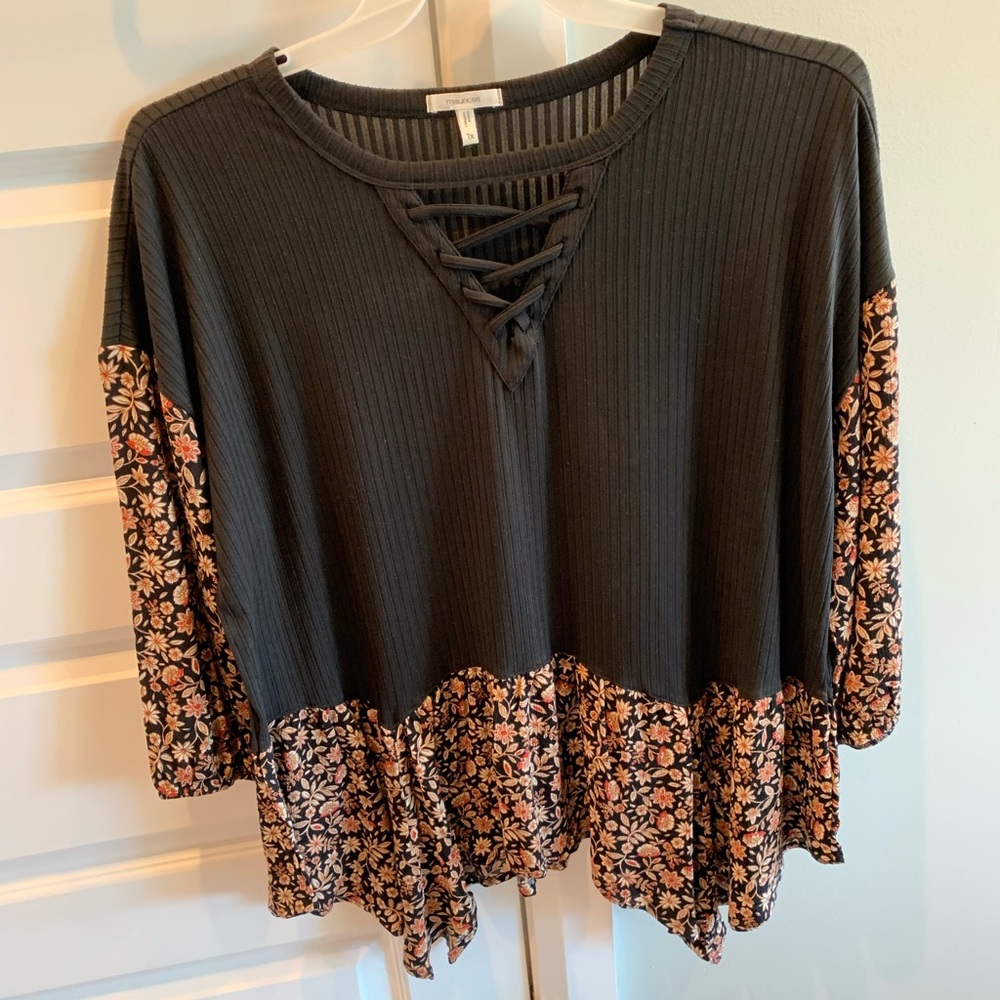 maurices cross strap v-neck black and floral top